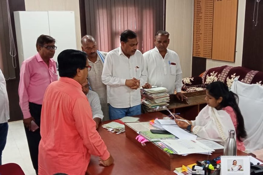 Bharatpur: हीरादास सर्किल को अंबेडकर सर्किल (Ambedkar Circle) करने की मांग को लेकर दिया कलेक्टर को ज्ञापन
