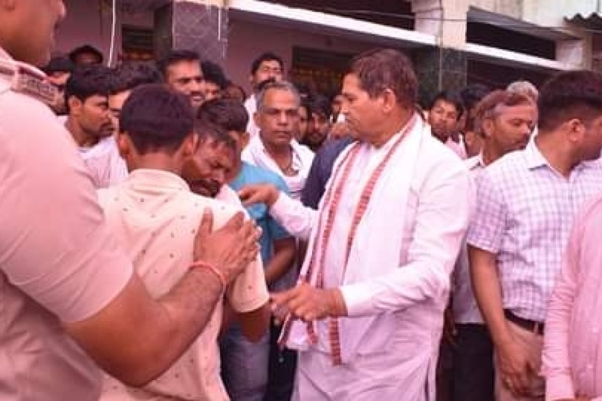 Karauli News : सपोटरा में घटित घटना पर परिवार जनों से मिले मंत्री रमेश मीणा, सहायता की घोषणा की