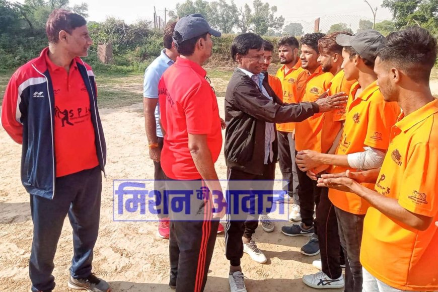 क्रिकेट प्रतियोगिता में सूरौठ पावर हिटर्स टीम ने सुपर पैंथर्स को हराया