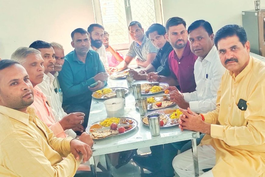 इंदिरा रसोई पर मिलने वाले भोजन का स्वाद चखा, सभी ने की तारीफ