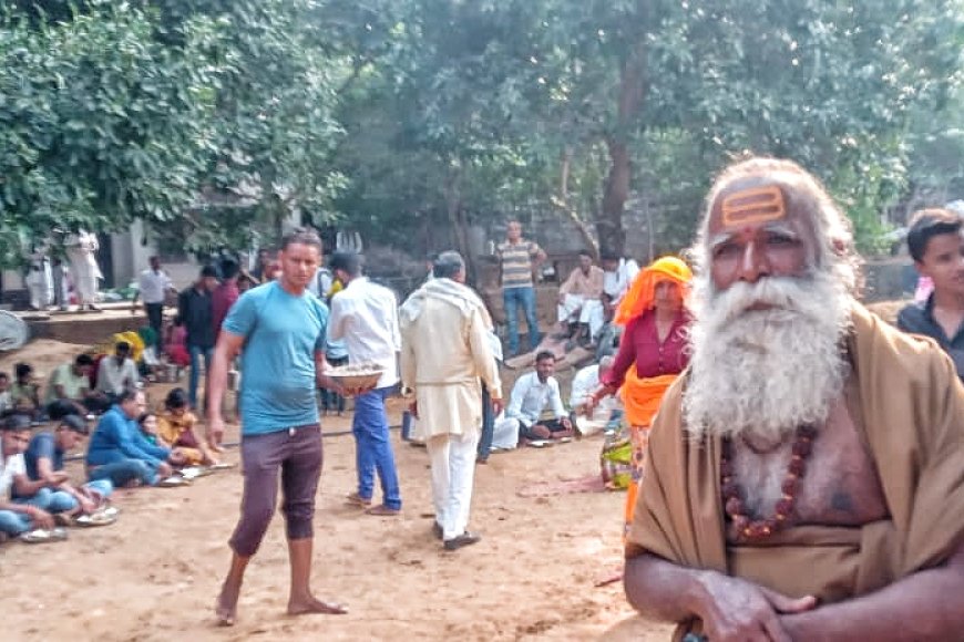 ध्रुव घटा आश्रम में अन्नकूट महोत्सव आयोजित, कीर्तन कार्यक्रम में उमड़ा श्रद्धा का सैलाब