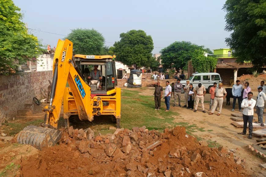 करौली: रारा शाहपुर में तहसील प्रशासन ने हटाया पक्का अतिक्रमण