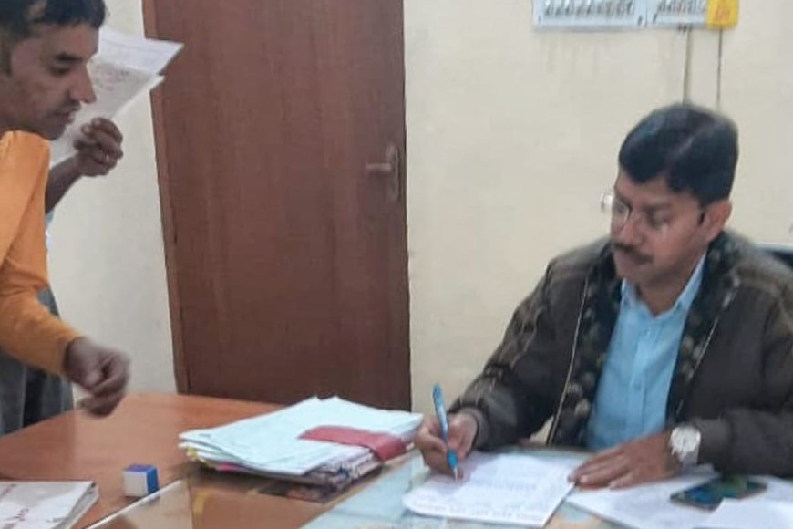 नर्सिंग भर्ती में पद बढ़ाने की मांग को लेकर कलेक्टर को सौंपा ज्ञापन