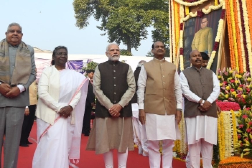 Narendra Modi : प्रधानमंत्री ने महापरिनिर्वाण दिवस पर डॉ. बाबासाहेब अंबेडकर को श्रद्धांजलि अर्पित की