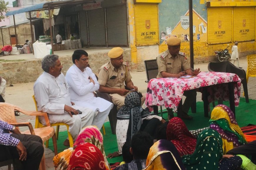 गाड़ियां लोहारों को पुलिस ने दिया सामाजिक बुराइयों दूर करने का संदेश