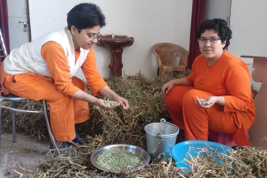 प्राकृतिक खेती का ज्ञान सिखती विदेशी साध्वी, भारत संस्कृति विश्व की धरोहर
