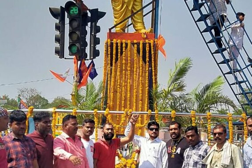 महात्मा ज्योतिबा फुले जी की प्रतिमा पर माल्यार्पण कर मनाई जयंती