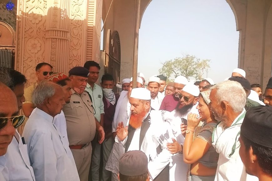 हिंडौन की ईदगाह में हजारों लोगों ने ईद की नमाज की अदा