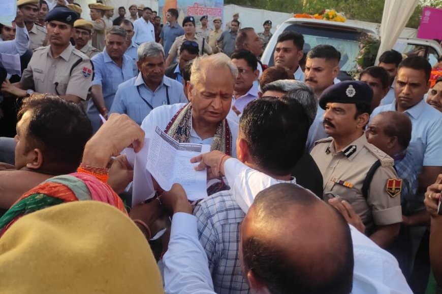 बिजली विभाग में इंटर डिस्कॉम स्थानांतरण के लिए मुख्यमंत्री को सौंपा ज्ञापन