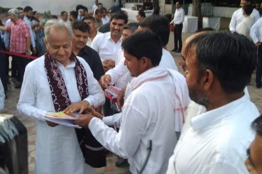 पुर्व सरपंच जाखड़ की प्रतिमा अनावरण 30 जून को , प्रतिनिधि मंडल ने मुख्यमंत्री आवास पर मुलाकात कर दिया निमंत्रण