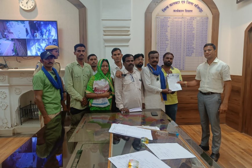 बलात्कारियों को फांसी की सजा की मांग को लेकर भीम आर्मी, आजाद समाज पार्टी व बहुजन समाज के संघठनो ने  किया विरोध प्रदर्शन