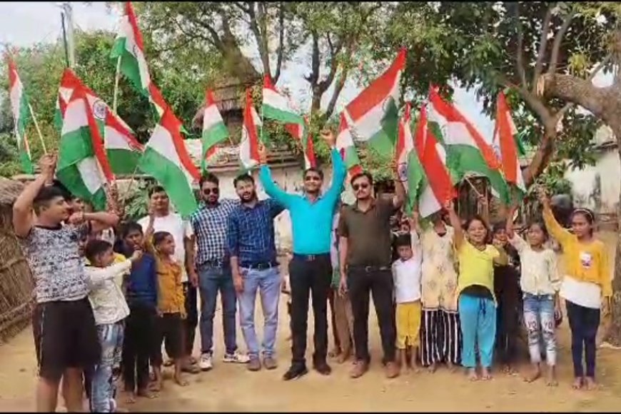 हर घर तिरंगा अभियान के तहत् आज प्योर इंडिया ट्रस्ट द्वारा सायपुर पाठशाला में बच्चों को नि:शुल्क 100 तिरंगा किए भेंट