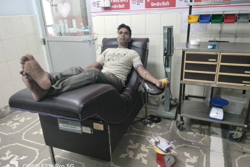 राजस्थान पुलिस के जवान ने डिलेवरी पेसेंट को रक्तदान कर बचाई मरीज़ की जान