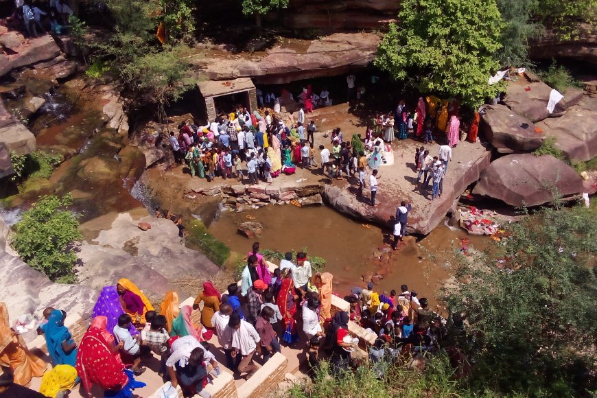 गुरदह में हुआ शीतला माता मेले का आयोजन, दर्शन हेतु पहुंचे हजारों दर्शनार्थी