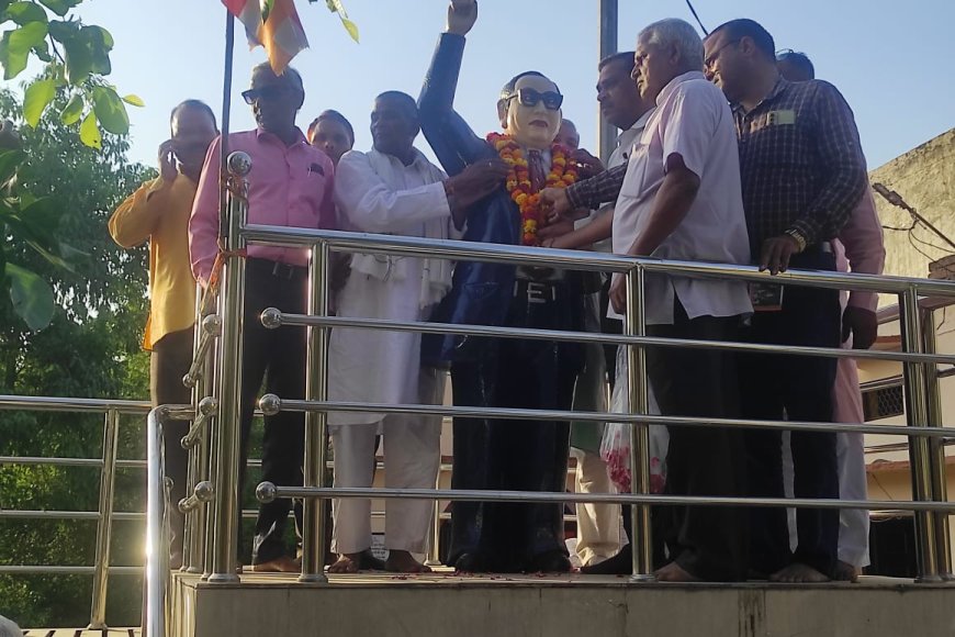 जाटव कल्याण बोर्ड गठित करने पर मिठाई वितरित कर खुशी मनाई