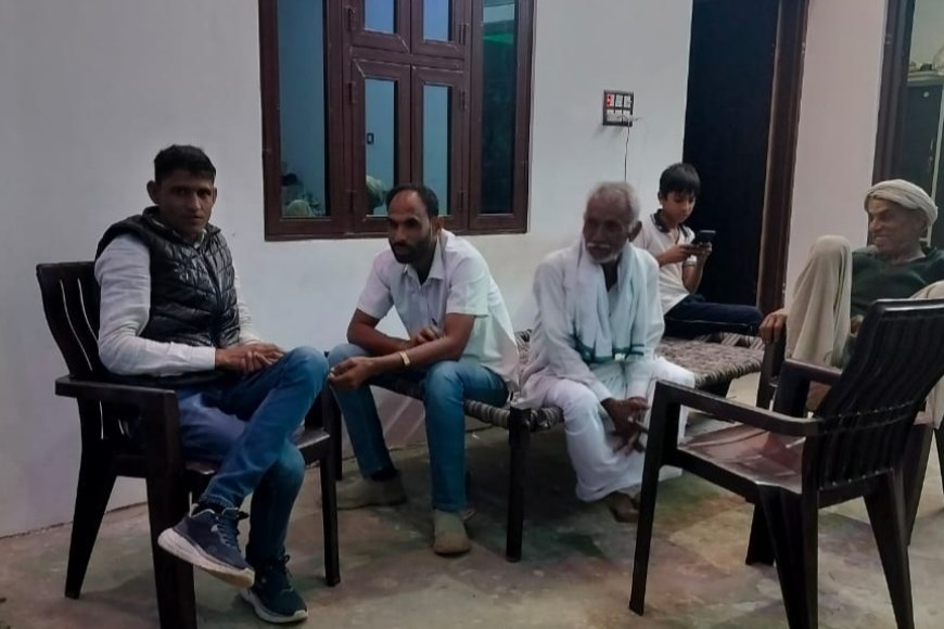सपोटरा ( करौली ) । मंडल अध्यक्ष प्रताप पाकड़ और भाजपा विस्तारक सोहन लाल गुर्जर ने लोकसभा चुनाव को लेकर की चर्चा