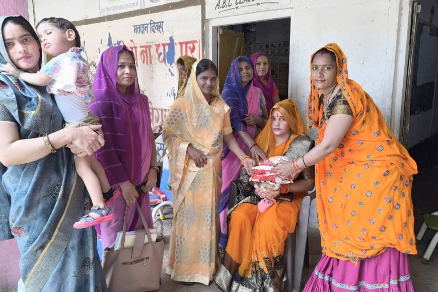 सूरौठ में आंगनवाड़ी केंद्र पर गोद भराई कार्यक्रम आयोजित