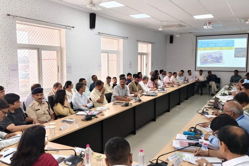 जिले मे शान्ति एवं कानून व्यवस्था बनाये रखने के लिए दिये निर्देशः- जिला मजिस्ट्रेट