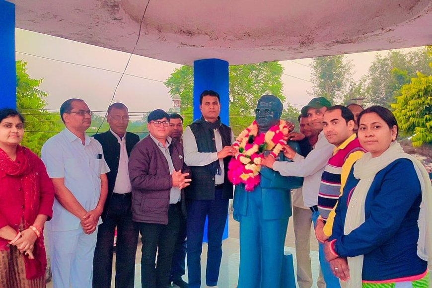 संविधान दिवस के अवसर राजस्थान शिक्षक संघ द्वारा आयोजित की गई विचार गोष्ठी