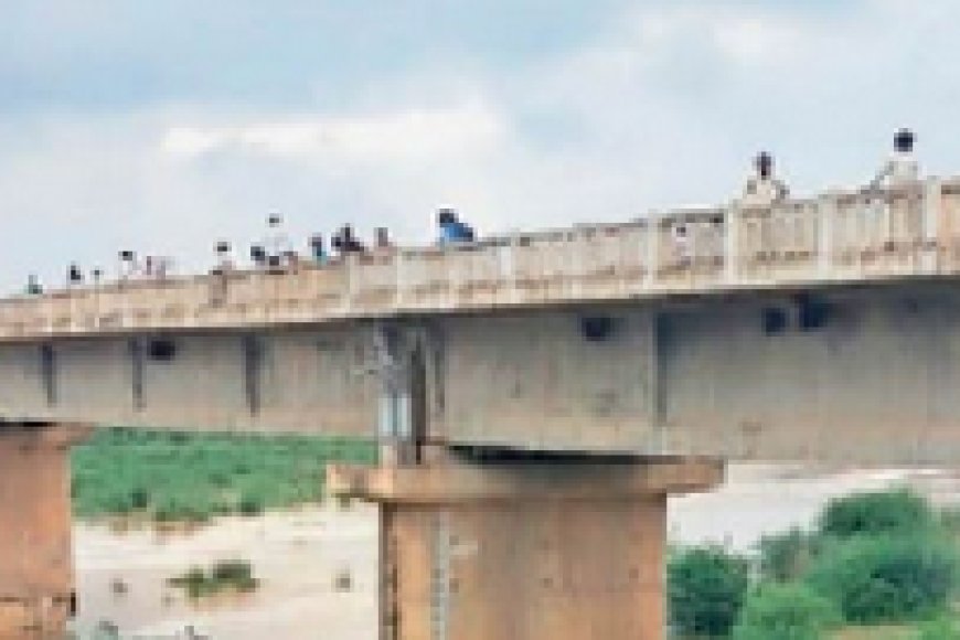 समोगर पुल की जर्जर हालत बनी हादसों का कारण, प्रशासन बेपरवाह