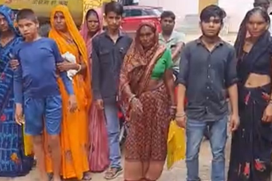 करौली जिला कलेक्ट्रेट पर दिव्यांगों का प्रदर्शन, आवास और सामाजिक सम्मान की मांग उठी