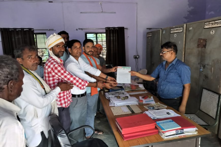 मंडरायल ( करौली ) । पंचायत समिति सदस्य मनोज सिंह जादौन ने SDM को सौंपा ज्ञापन, एंटी स्नेक वेनम इंजेक्शन की मांग