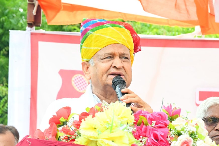 हिंडौन जाते समय अशोक गहलोत का जोरदार स्वागत, बजरी को लेकर सरकार बरसे