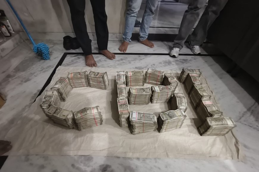 रिश्वत लेते दिल्ली PWD इंजीनियर गिरफ्तार, 1.60 करोड़ रुपये की संपत्ति और नकदी मिली