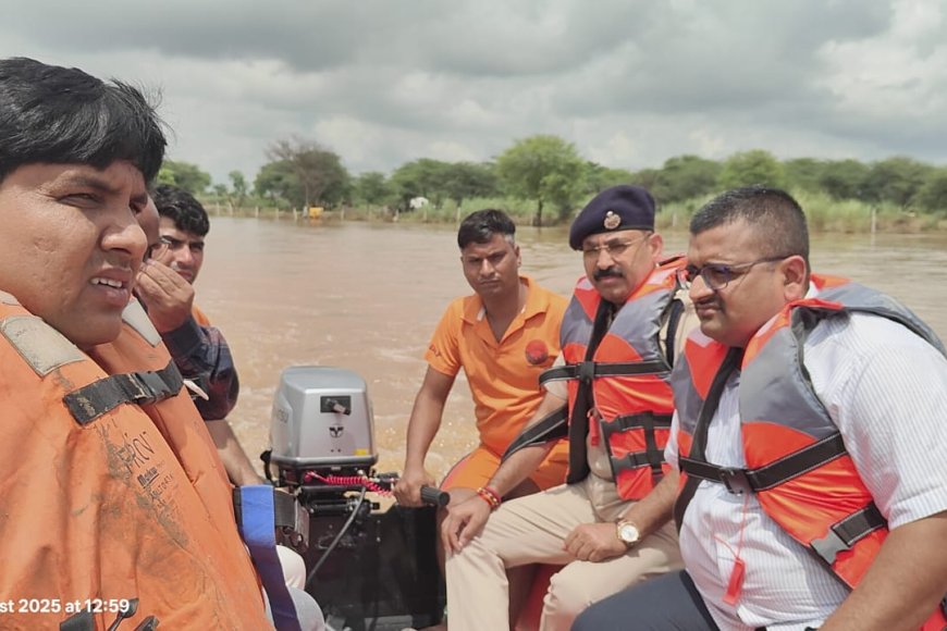 Karauli -जिला कलेक्टर ने सपोटरा में बनास नदी के बहाव क्षेत्र का किया निरीक्षण, बहाव क्षेत्र से दूर रहने की अपील
