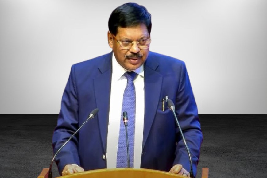 सुप्रीम कोर्ट में विवाद: वकील ने चीफ जस्टिस पर जूता फेंकने की कोशिश की, कार्यवाही में खलल