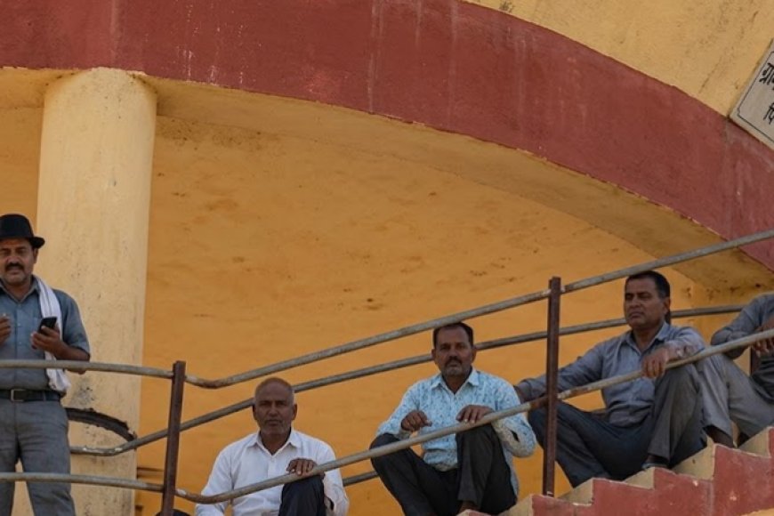 हिंडौन में एक्सप्रेसवे के विरोध में उग्र प्रदर्शन, ग्रामीण पानी की टंकी पर चढ़े