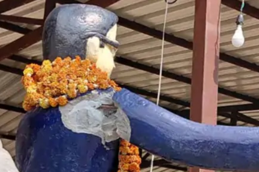 चंदौली: टिकरवापर में बाबासाहेब की प्रतिमा क्षतिग्रस्त, ग्रामीणों के भारी विरोध के बाद प्रशासन ने दी नई प्रतिमा की मंजूरी