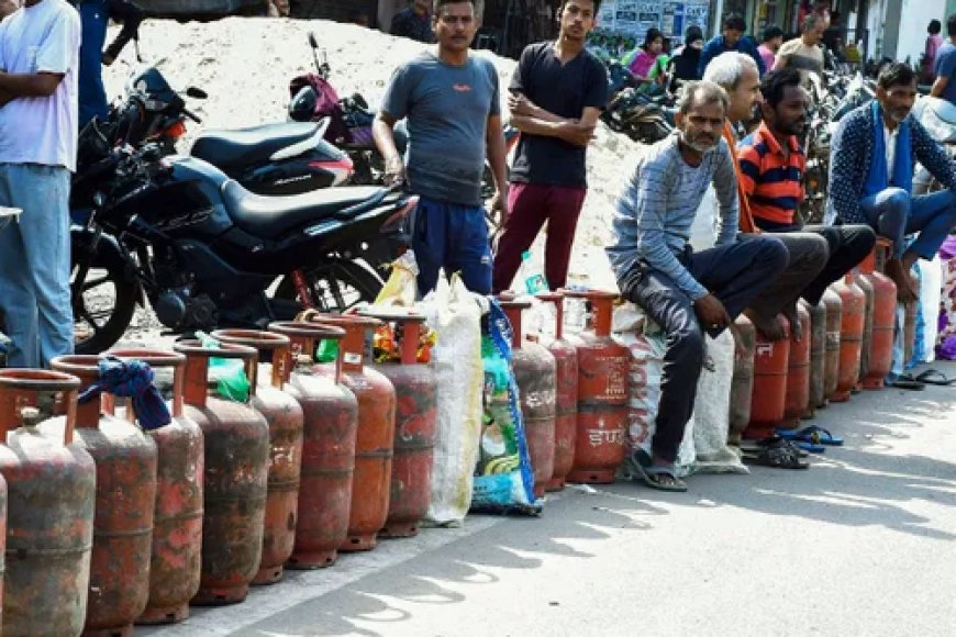 LPG, PNG Prices Today: घरेलू और कमर्शियल गैस सिलेंडर के दाम जारी, जानिए दिल्ली-मुंबई समेत आपके शहर के ताजा रेट्स