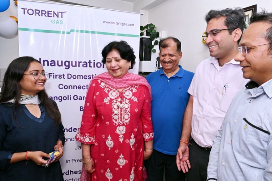 जयपुर: रंगोली गार्डन्स सोसाइटी में प्रथम घरेलू पीएनजी कनेक्शन का शुभारंभ, कलेक्टर संदेश नायक ने की अपनाने की अपील