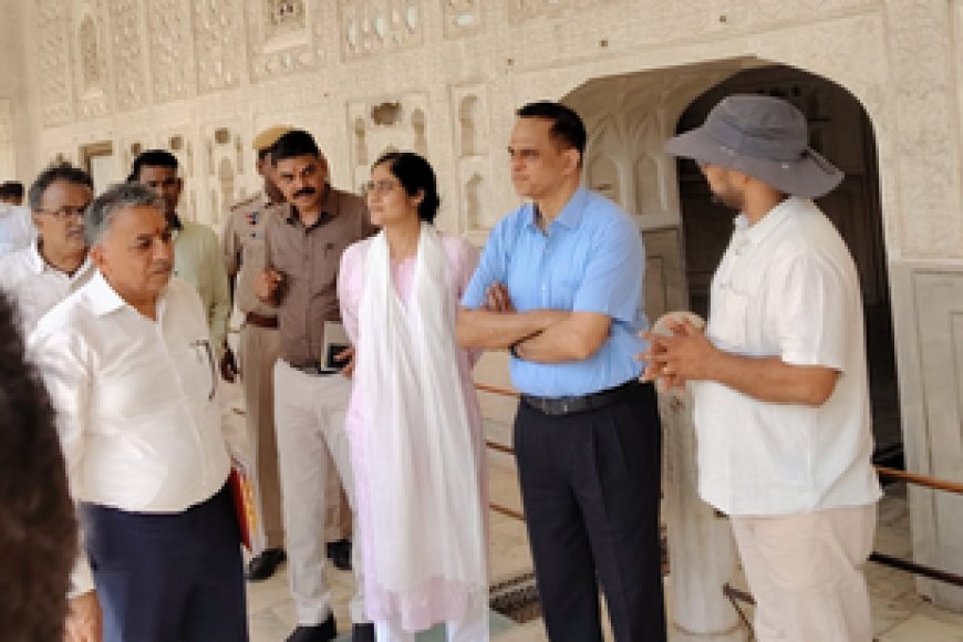 जयपुर पर्यटन: मुख्य सचिव वी. श्रीनिवास ने किया आमेर महल का निरीक्षण; पर्यटन बुनियादी ढांचे को मजबूत करने और भित्ति चित्रों के संरक्षण के दिए निर्देश