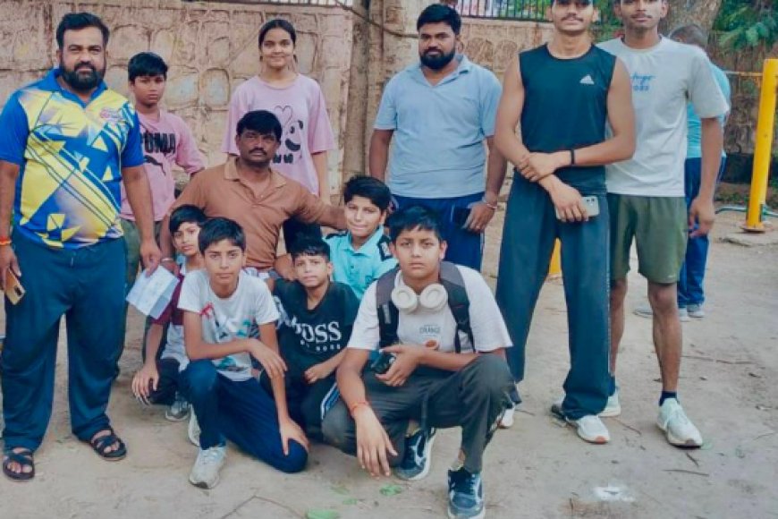 अलवर में होने वाली राज्य स्तरीय बॉक्सिंग प्रतियोगिता के लिए करौली टीम रवाना, खिलाड़ियों में दिखा भारी उत्साह
